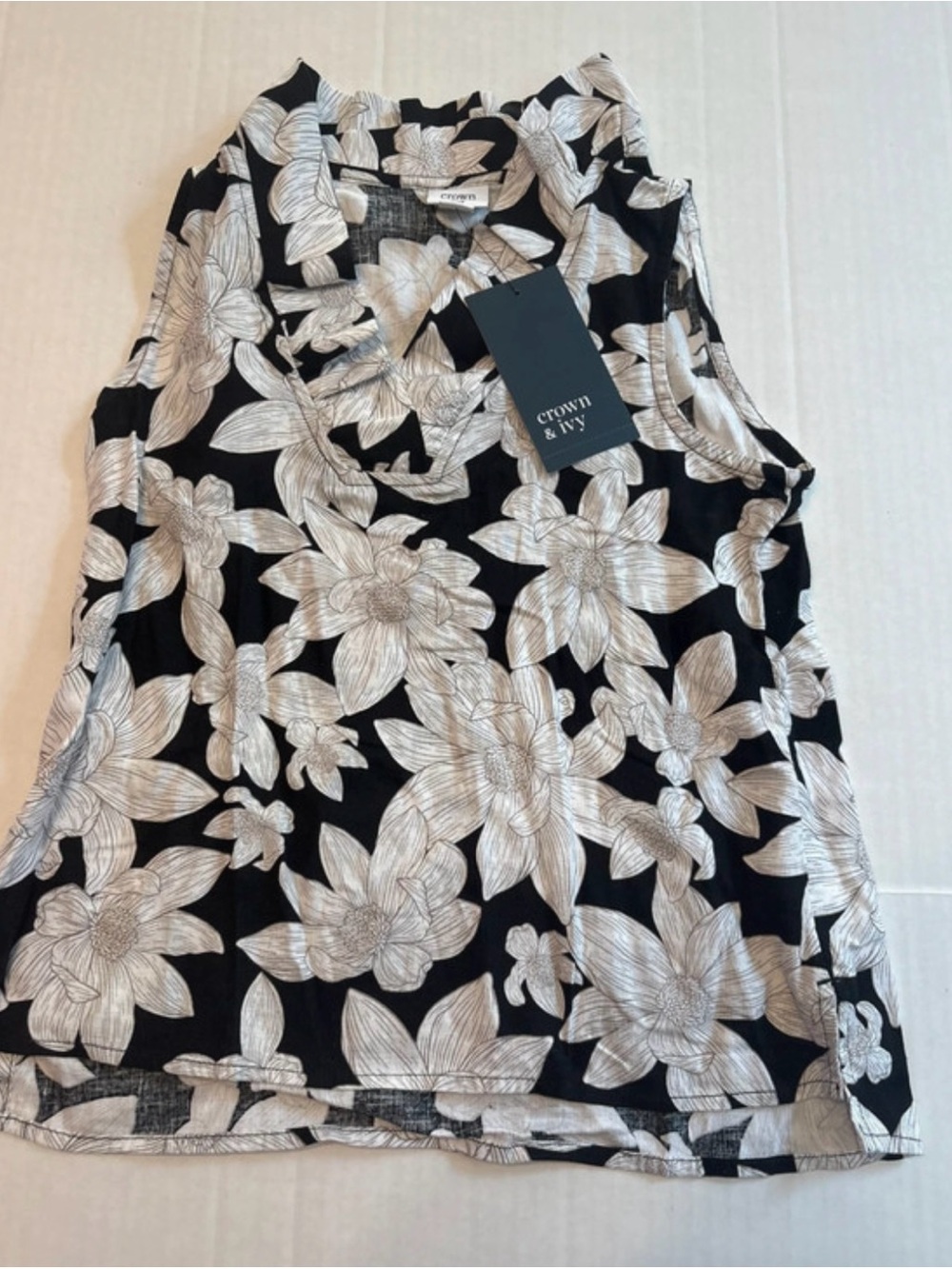 crown & ivy Black and White Floral Tank Top